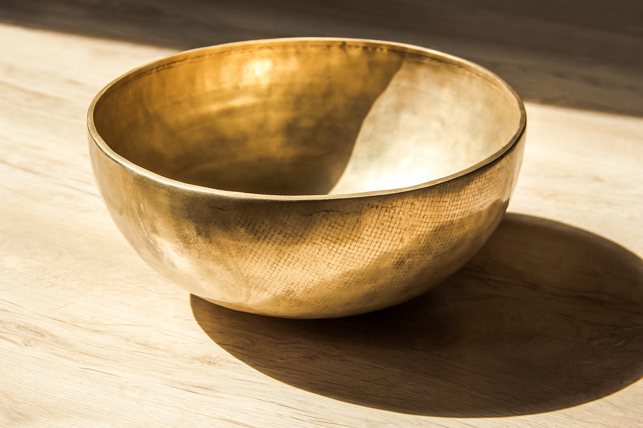 single, singing bowl, therapy-4591462.jpg